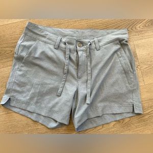 Magellan Women's Size M Chino Shorts  Gray Regular Polyester